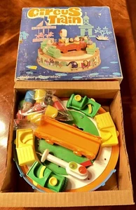 Vintage seltener batteriebetriebener Zirkuszug mit kleinen Menschen & Tieren - Bild 1 von 11
