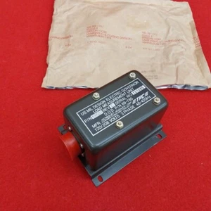 US MIL DESIGN ELECTRIC GOVERNOR LOAD MEASUREMENT UNIT. - Picture 1 of 4