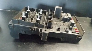 DODGE CHRYSLER PLYMOUTH OEM FUSE RELAY JUNCTION BOX P4707590 - Picture 1 of 4