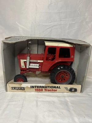 International Harvester Model 1568 Toy Tractor "1994 V-8 Series" 1/16 Scale, NIB - Image 1 of 4