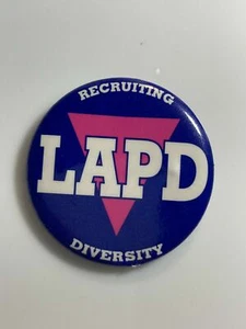 LAPD GAY REKRUTIERUNGSNADEL mit PINK DREIECK - HISTORISCH 30 Jahre Jubiläum - Bild 1 von 5