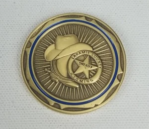 LARAMIE COUNTY WYOMING STRAFVERFOLGUNGSBEHÖRDEN POLIZEI STELLVERTRETENDER SHERIFF HERAUSFORDERUNGSMÜNZE NEU - Bild 1 von 8
