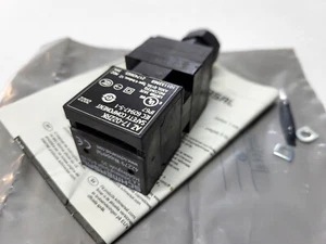 Schmersal AZ 17-02ZRK Sicherheits-Verriegelungsschalter 2NC - Bild 1 von 3