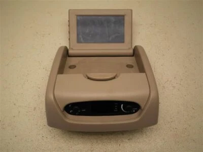 Chrysler Town & Country 2003 pantalla de visualización de infoentretenimiento entretenimiento P08450 Foto 1 de 4