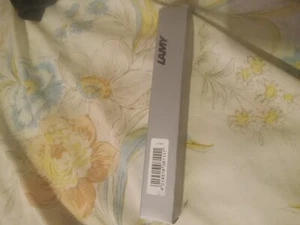 Lamy Safari 19 Fountain Pen Fine Yellow - Picture 1 of 2