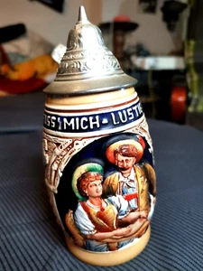 Krug Zinndeckelkrug, getöpfert erhabenes Trachtenmotiv Bayerisch? 0,3 l - Bild 1 von 10