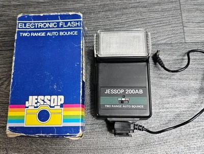 Jessop 200AB Two Range Auto Bounce Electronic Flash Light - Image 1 of 4