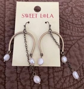 New Sweet Lola Brass Tone Horseshoe Pierced Earrings Faux Pearl Country Cowgirl - Picture 1 of 5