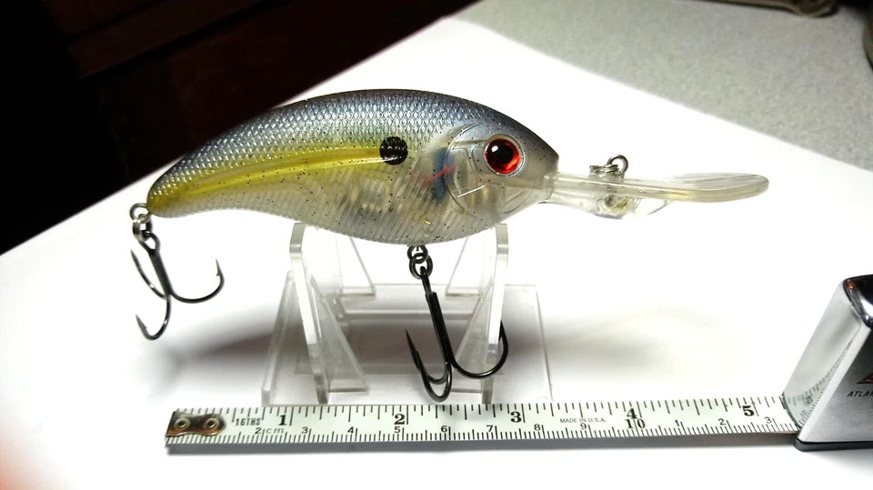 LIVINGSTON==rare== #3, DIVEMASTER, 3 1/4" BODY, 4 3/4"OA, CHART. SHAD ,MARKED - Image 1 of 3