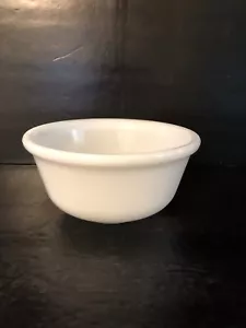 Ciotola nido miscelazione vetro latte bianco puro platonite platonite 6" vintage Nocciola Atlas - Foto 1 di 6