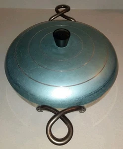Vintage Wear-Ever 9" Hallite Aluminum Pan Twisted Handle Metallic Blue lid 2309 - Picture 1 of 7