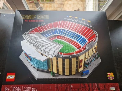 LEGO 10284 - Camp Nou - FC Barcelona NUOVO & IMBALLO ORIGINALE - Immagine 1 di 3