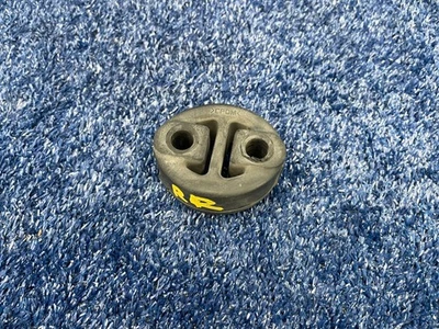 Lexus RX350 RX450h 2010-2015 suspensión de escape aislante RR OEM 17565-0S010 Foto 1 de 4