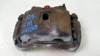 Pinza de freno de disco delantera derecha usada se adapta a: camioneta Chevrolet Silverado 2500 2003 F Foto 1 de 4