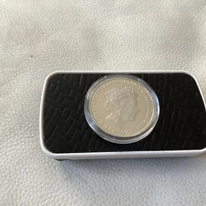 GIBRALTAR HALF CROWN SILVER PLATED COIN-WAR MEMORIAL 2018 - Picture 1 of 4