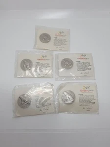 Lotto di 5 spille celebrative del millennio Walt Disney World 2000 - Foto 1 di 5