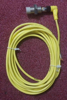 Omron TL-X10NB1-P1E inductive proximity switch 24VDC PNP NO - Image 1 of 3