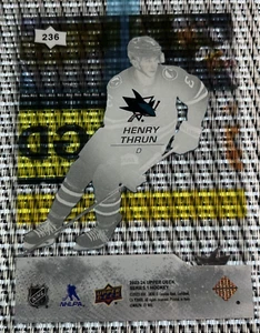 2023-24 HENRY THRUN UPPER DECK SERIES 1 #236 RC ROOKIE YOUNG GUNS CLEAR CUT SSP. - Foto 1 di 2