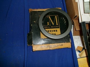 1960 1961 1962 1965 Chevrolet Medium Duty Truck Rear Wheel Oil Seal GM b 3761234 - Picture 1 of 1