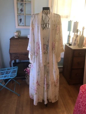 Precioso conjunto de bata y vestido de la colección Victoria Secret 1996. Estampado floral. Talla M.  Foto 1 de 4