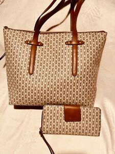 New Fossil Tote Includes Wallet Large Leather Logo Tote And Matching Wallet