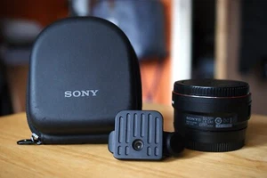 Sony LA-EA1 Mount Adaptor For A-mount lenses to E-mount Bodies Caps + Case - Picture 1 of 5
