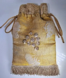 ANCIEN GRAND RÉTICULE AUMÔNIÈRE à SEQUINS BRODÉ de FILS D'OR et ARGENT XIXème - Picture 1 of 8