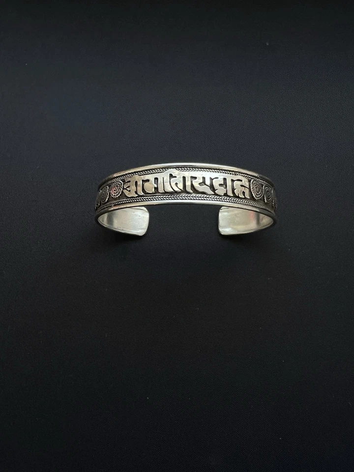 Ohm Mantra Om Mane Padme Hum Pulsera Brazalete Nepalí Hermosa Filigrana WMB014 Foto 1 de 3