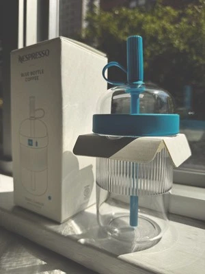 NESPRESSO NOLA Botella Azul Nómada Vaso Helado EDICIÓN LIMITADA Foto 1 de 3