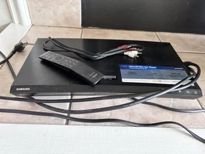 Samsung Ultra HD Blu Ray DVD Player w/ Cables & Remote - Tested! - Picture 1 of 3