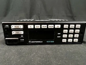 Motorola XTL5000 Digitalradio M20URS9PW1AN P25 700 800 Mhz P25 9600bd W7 Kopf - Bild 1 von 7