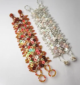 2er Set Pailletten Wickel Manschette Stretch Armbänder rot & rosa (ungedehnt = 6,5 Zoll) NEU - Bild 1 von 9