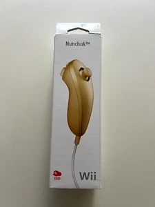 CLUB NINTENDO BRAND NEW WII GOLD NUNCHUK / NUNCHUCK - AUSTRALIAN VERSION - Picture 1 of 2