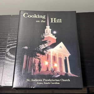 St Andrew’s Presbyterian Church (Irmo, SC) 1999 3-Ring Binder Cookbook W/ EZel - Foto 1 di 9