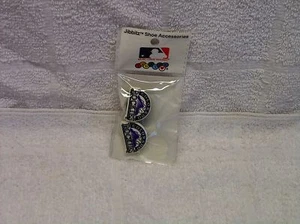 MLB Colorado Rockies logo Jibbitz por CROCS 2pk - Imagen 1 de 1