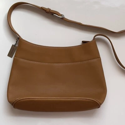 Сумочка через плечо St John's Bay коричневая кожа  - Изображение 1 из 4