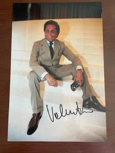 VALENTINO GARAVANI LARGE 8 X 12 SIGNED PHOTO, ITALIAN FASHION DESIGNER - Picture 1 of 1