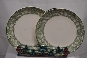 2 VINTAGE GREEN & WHITE 10" DINNER PLATES UNMAKED J&G MEAKIN? NO CHIPS OR CRACKS - Picture 1 of 1
