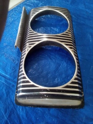 Dodge Coronet 1967 bisel de faros lado del conductor pieza de equipo original  Foto 1 de 4