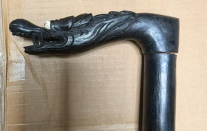 J) Vintage Holz Drachenkopf mit Perlmutt Gehstock / Stock 34" lang - Bild 1 von 10