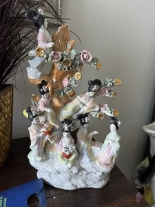 Vintage Statuina porcellana cinese 7 dee sull'albero dei soldi, dipinta a mano, altezza 16" - Foto 1 di 1