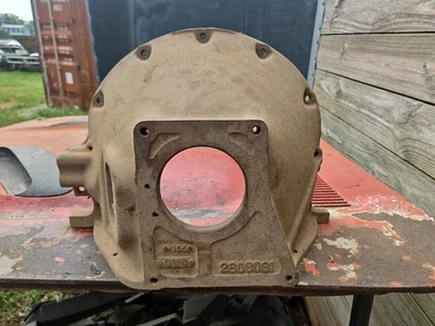 Carcasa campana MoPar 4 velocidades 1967-68 carrocería A 2806081 Dart Barracuda 273 318 340 360 Foto 1 de 4