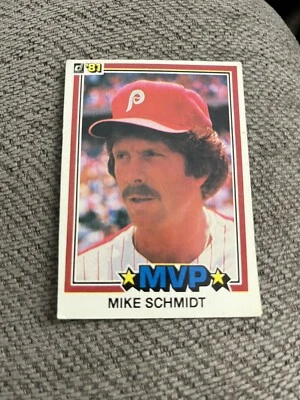 1981 Donruss Mike Schmidt 590 Philadelphia Phillies Baseball Card 1U - Image 1 of 2