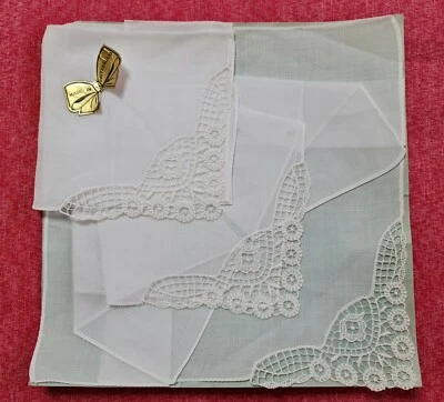 VINTAGE AUTHENTIC SWITZERLAND SET OF 3 COTTON WHITE HANDKERCHIEF - Изображение 1 из 3