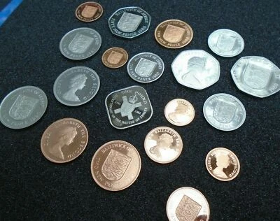 UK 1980 1981 JERSEY PROOF COINAGE £1 50P 10P 5P 2P 1P 1/2P  IN CLEAR WALLET - Image 1 of 4