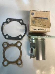 NOS OEM Yamaha 0.25 Over 52.25mm Piston 1975-1976 RS100 463-11635-01, + gaskets - Picture 1 of 1