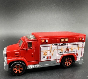 2021 MATCHBOX AMBULANCE RED 1:64 DIECAST 3" EMERGENCY RESCUE VEHICLE WITH WHITE - Picture 1 of 5
