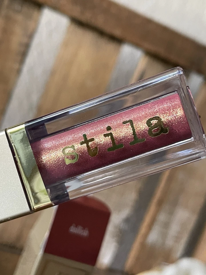 B9 Stila Glitter & Glow Liquid Eye Shadow Dollish