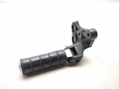 08-17 Yamaha Raider XV1900 CU estriba trasera derecha pasajero Foto 1 de 4