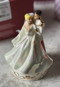 Hallmark Andenken 2018 SO THIS IS LOVE CINDERELLA HOCHZEIT WEIHNACHTSSCHMUCK Neu - Bild 1 von 4